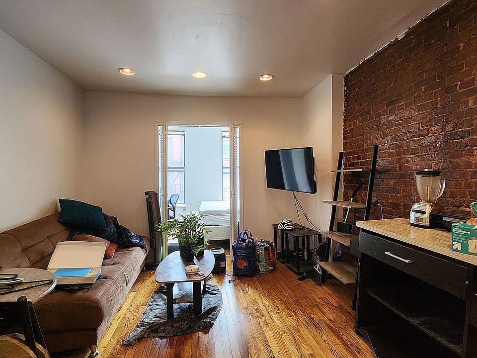 1st image of 453 W 46th St APT 4D