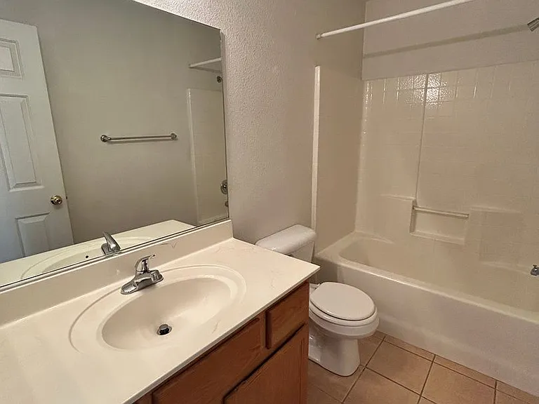 1370 Tanqueray Dr — Photo 14