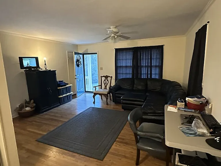 105 Cedar Dr — Photo 9
