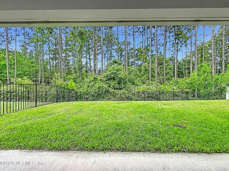 826 Flach Dr — Photo 27
