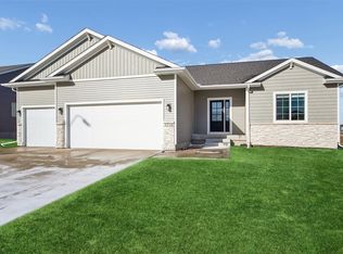 1716 NW Sunset Ln, Grimes, IA 50111