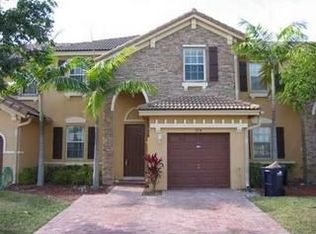 914 SW 153rd Ct, Miami, FL 33194