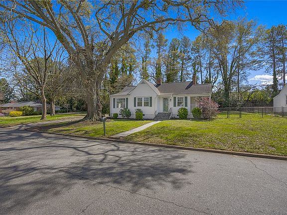 2nd image of 310 Moultrie Sq