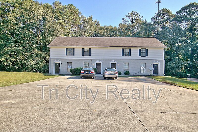 1st image of 220A Meadowbrook Ct Unit A