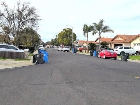 4th image of 733 La Mesa Ct