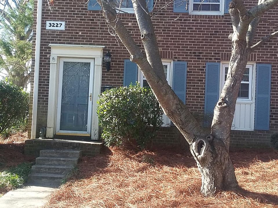 1st image of 3227 Regents Park Ln Unit A