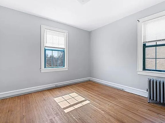 5th image of 109 Chestnut St APT 17