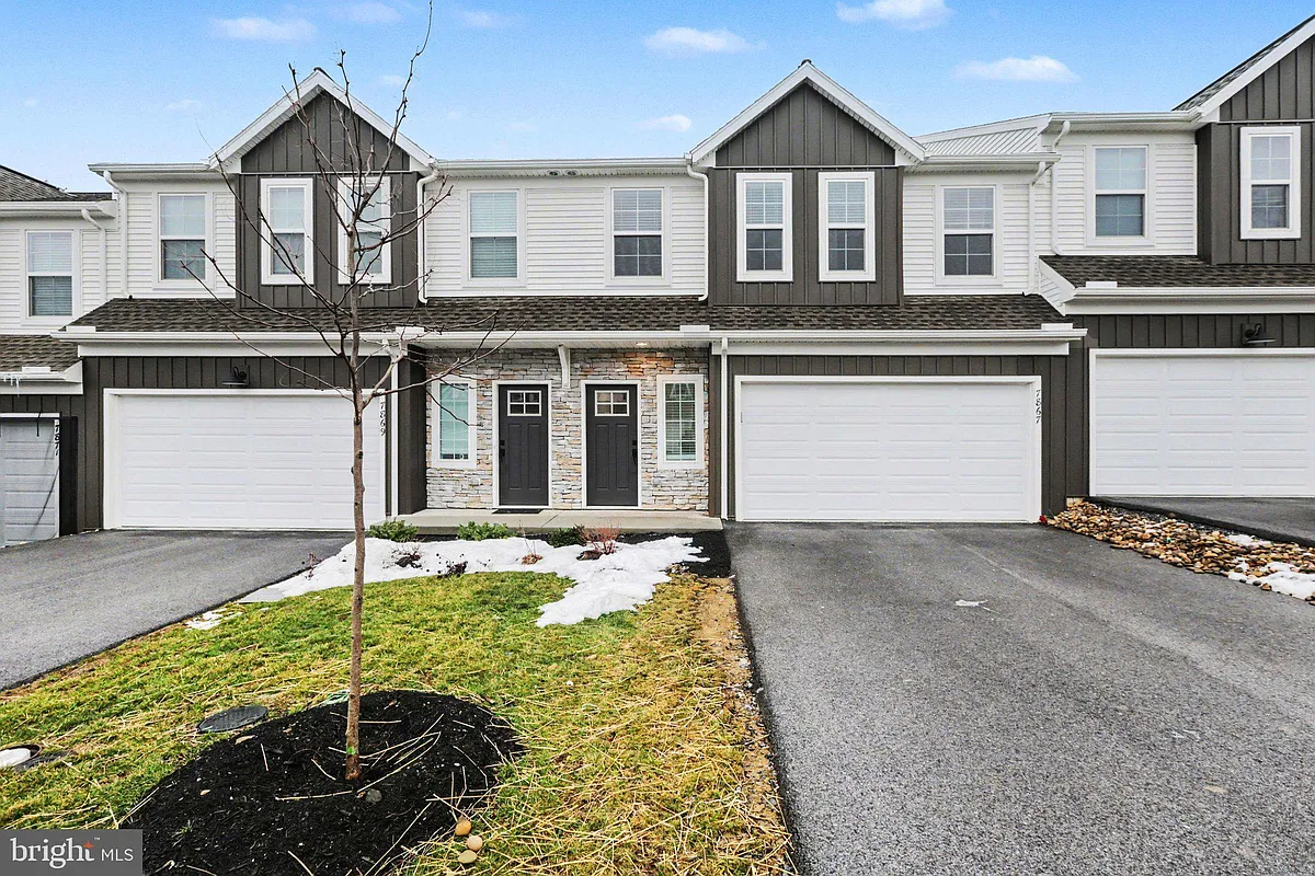 Building Photo - 7867 Oak Brook Dr