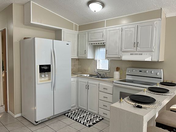 3rd image of 4633 SW 73rd Ave Lot 12