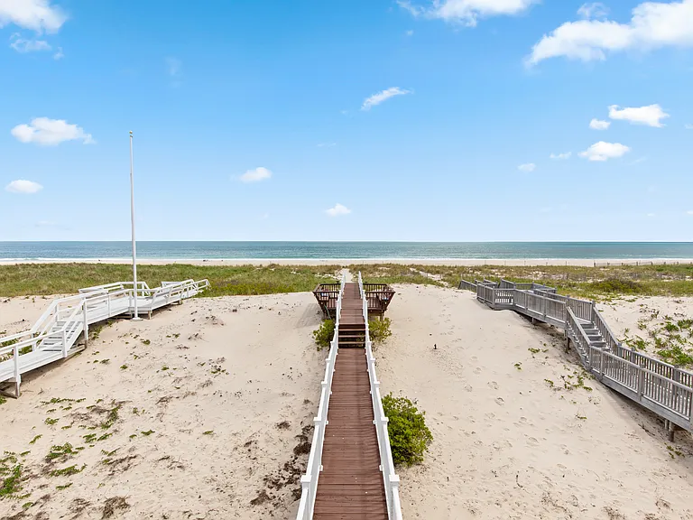 863 Dune Rd — Photo 44