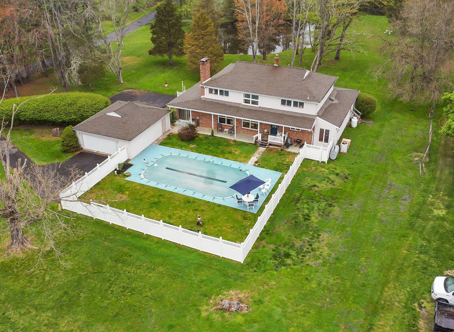 808 Dolington Acres Rd, Newtown, PA 18940 | Zillow