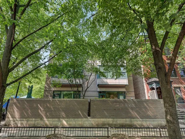 918 W Fletcher St #A, Chicago, IL 60657