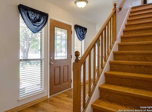 3rd image of 8426 Athenian Dr