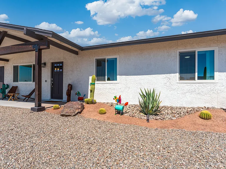 2345 Palo Verde Blvd N — Photo 15