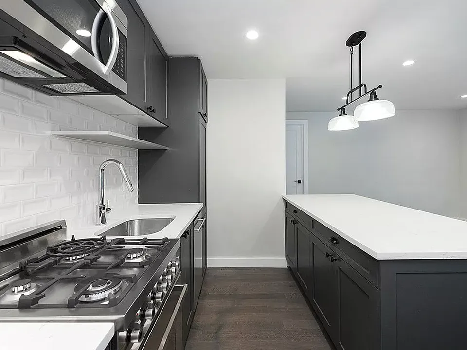 51 Irving Pl #3C