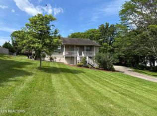 2726 Kentwood Dr, Kodak, TN 37764