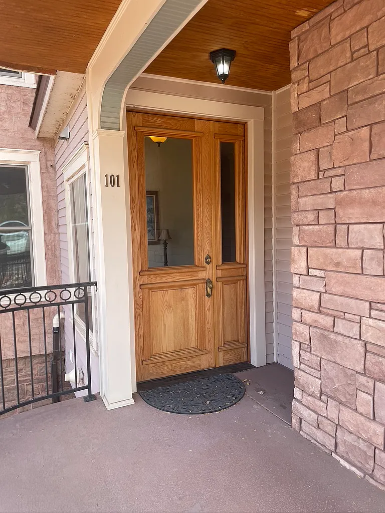 2 bed, 1826 sqft, $3,200 — Photo 4