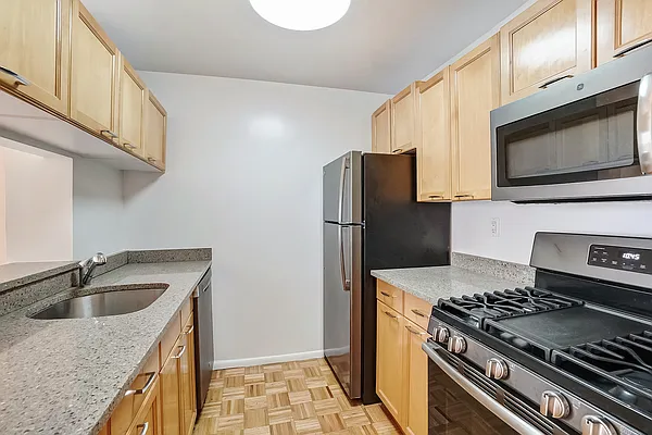 Rented by Compass | media 18