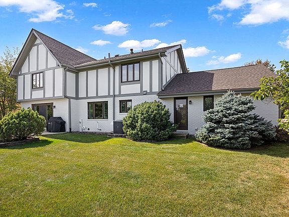 2nd image of 6209 Sleepy Hollow Ln
