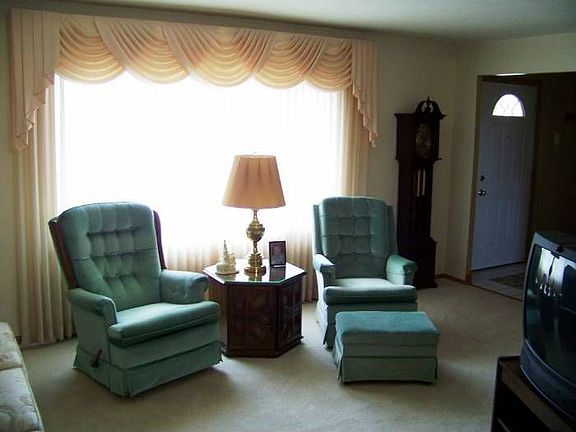 4th image of 14432 Park Dr