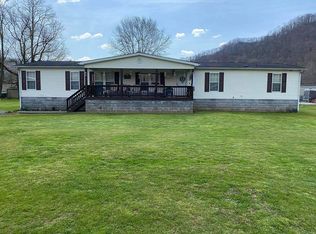 89 Westdale St, Lynco, WV 24857