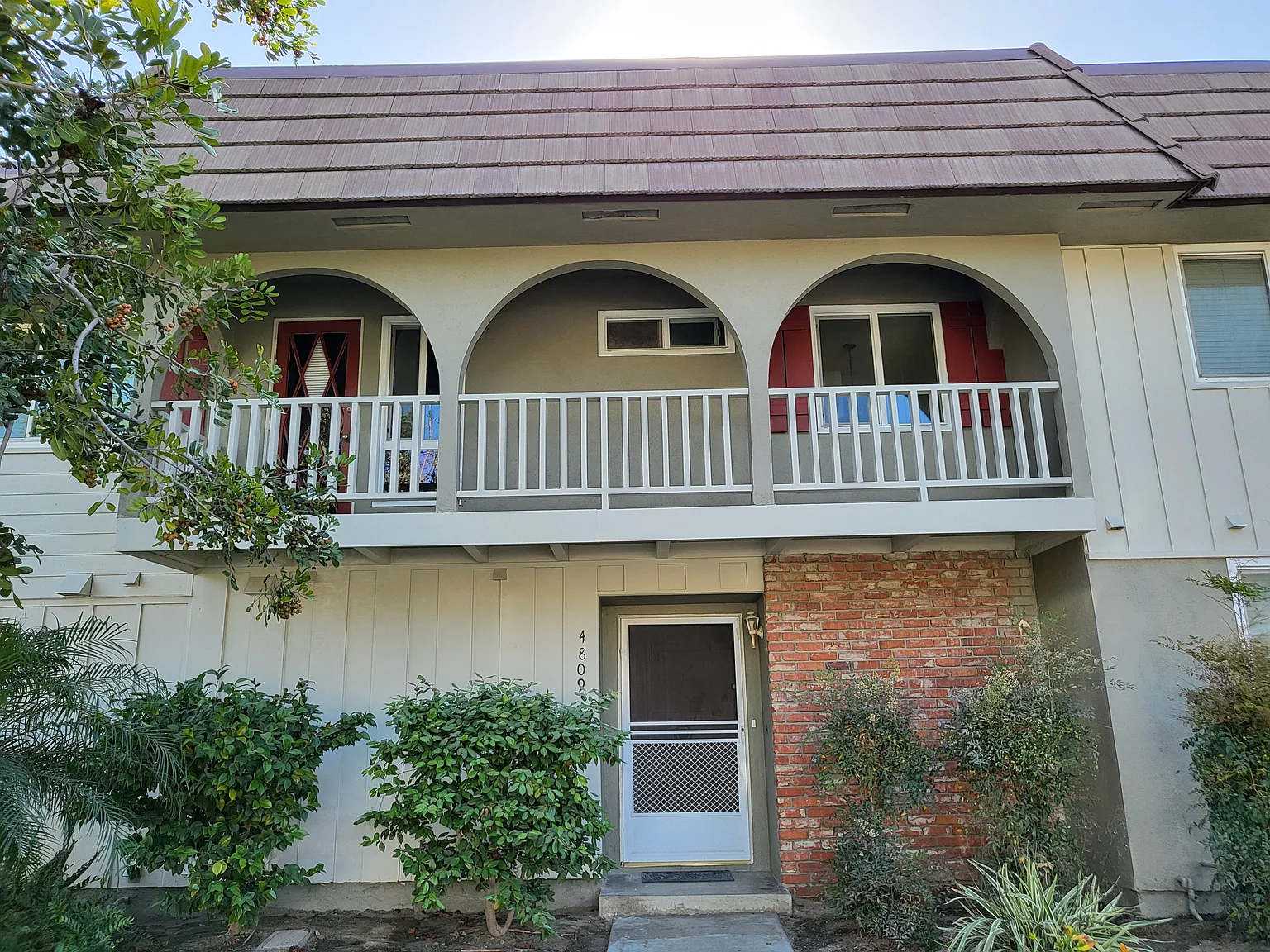 3 bed, 1.5 bath, 1240 sqft, $3,400 — Photo 1