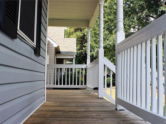 4th image of 1317 Willis St