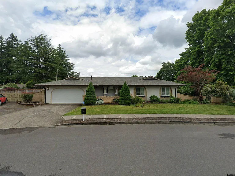 2332 SE Keller Ave — Photo 1