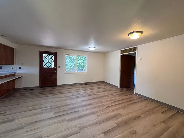 1415 E 31st Ave — Photo 16