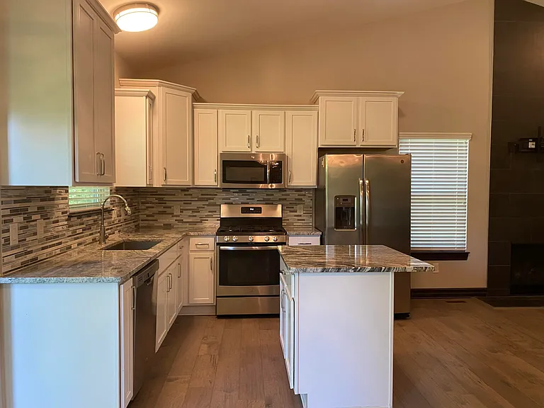 9915 Wayne Rd — Photo 13