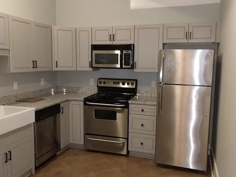 807 Monroe Dr NE #B — Photo 10