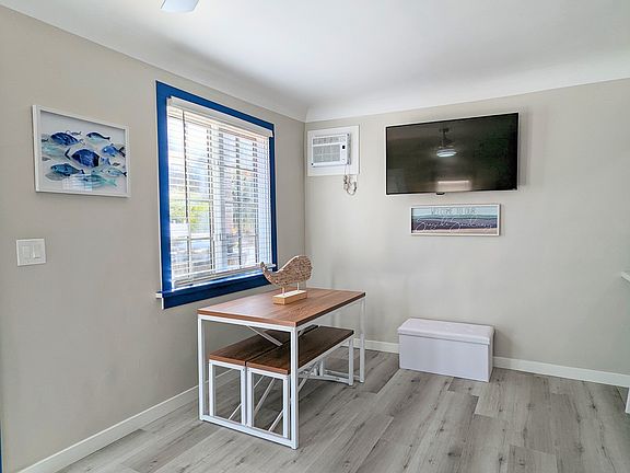 2nd image of 812 Ormond Ct #812
