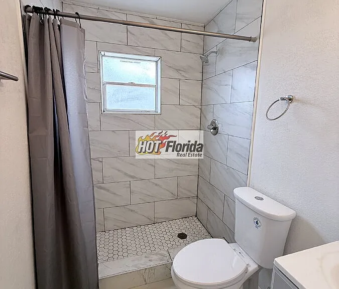 612 Jupiter Ave NW — Photo 8