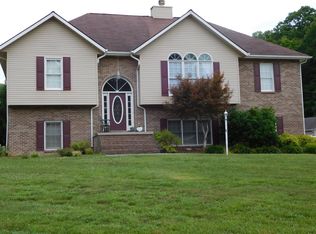 302 Picadilly Ct, Middlesboro, KY 40965