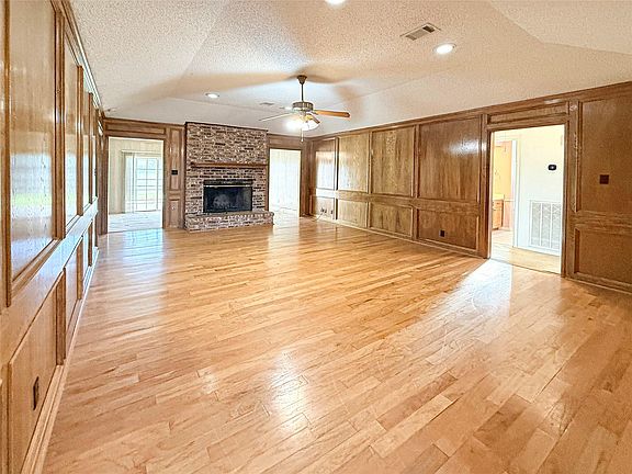 2nd image of 446 Countryside Dr