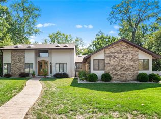 10 Holly Ridge Ct, Swansea, IL 62226