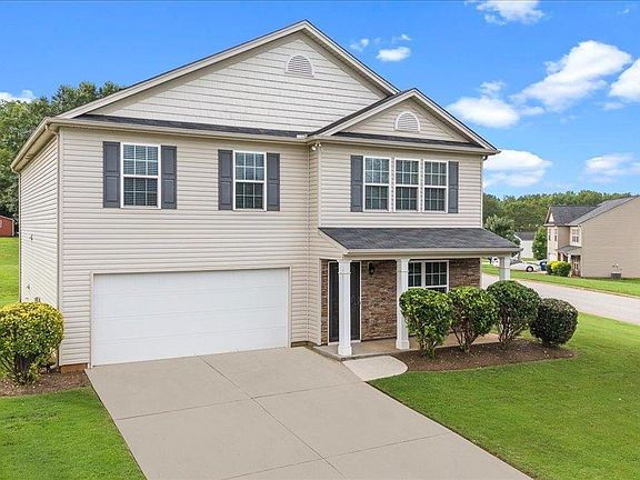 2nd image of 111 Hickory Knob Ln