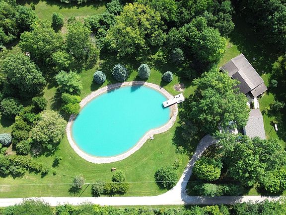 2nd image of 21250 Switzer Rd