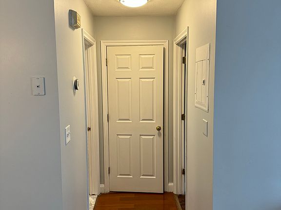 4th image of 19 S Furness St #1