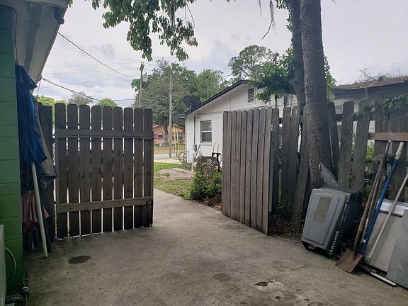 5th image of 307 Canis Dr S