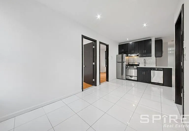 204 W 108th St #Penthouse 6 — Photo 11