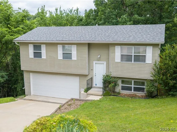 401 Christopher Dr, Camdenton, MO 65020