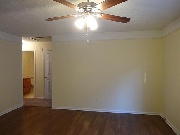 3rd image of 1945 Dobbins Pl