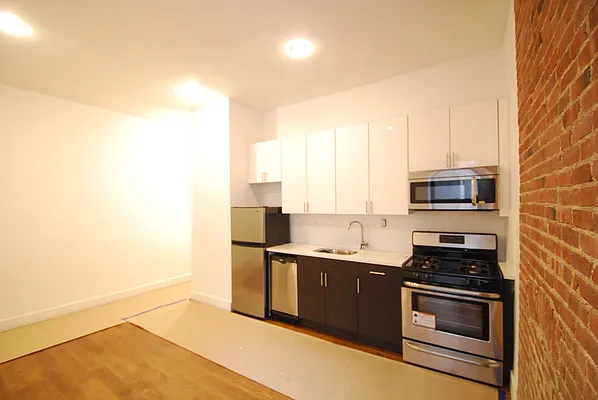 Rented by Bohemia Realty Group | media 58