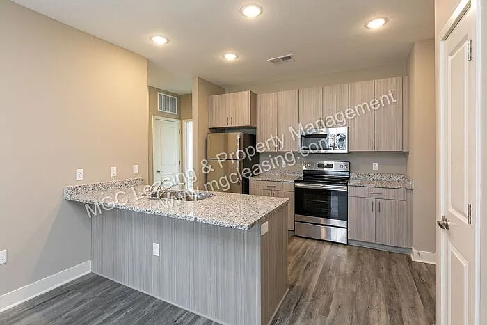 5621 NE 80th Ter #3D — Photo 11
