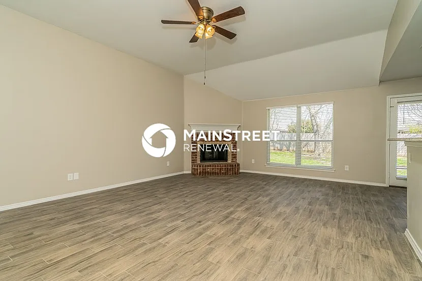 8015 Splitrail Ct — Photo 3