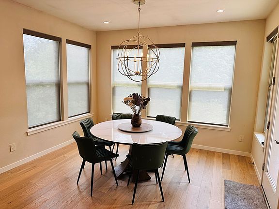3rd image of 3208 NE Tillicum Cir