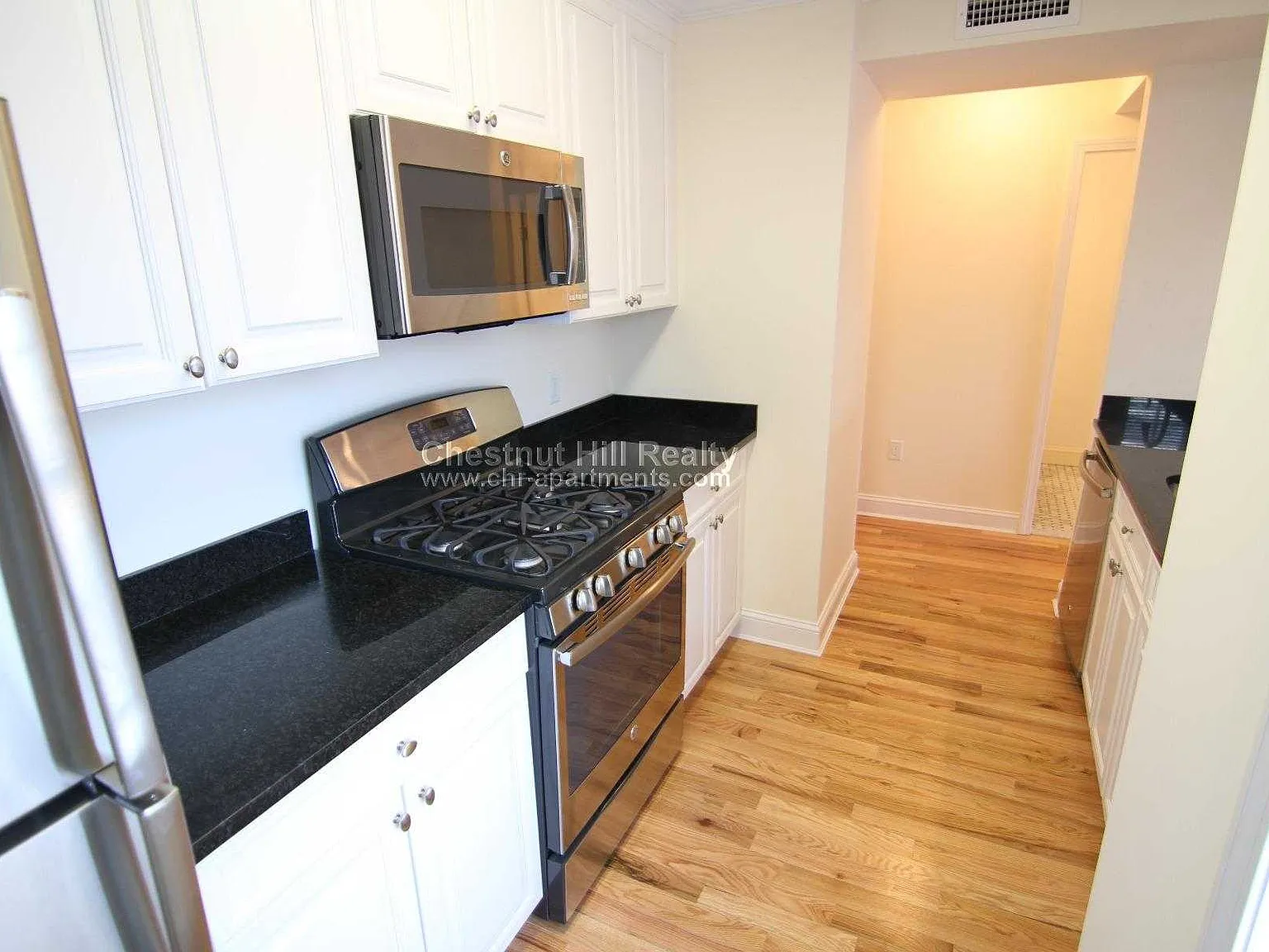 3 bed, 1.5 bath, $4,950 — Photo 4
