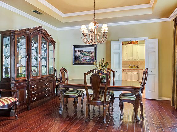 5th image of 806 Timbercrest Ct