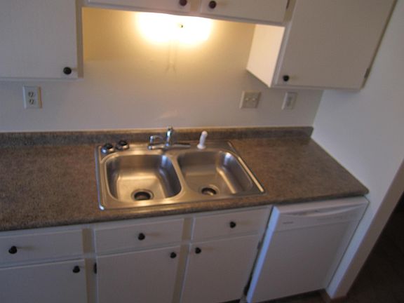 2nd image of 1151 Prairie Pkwy #9